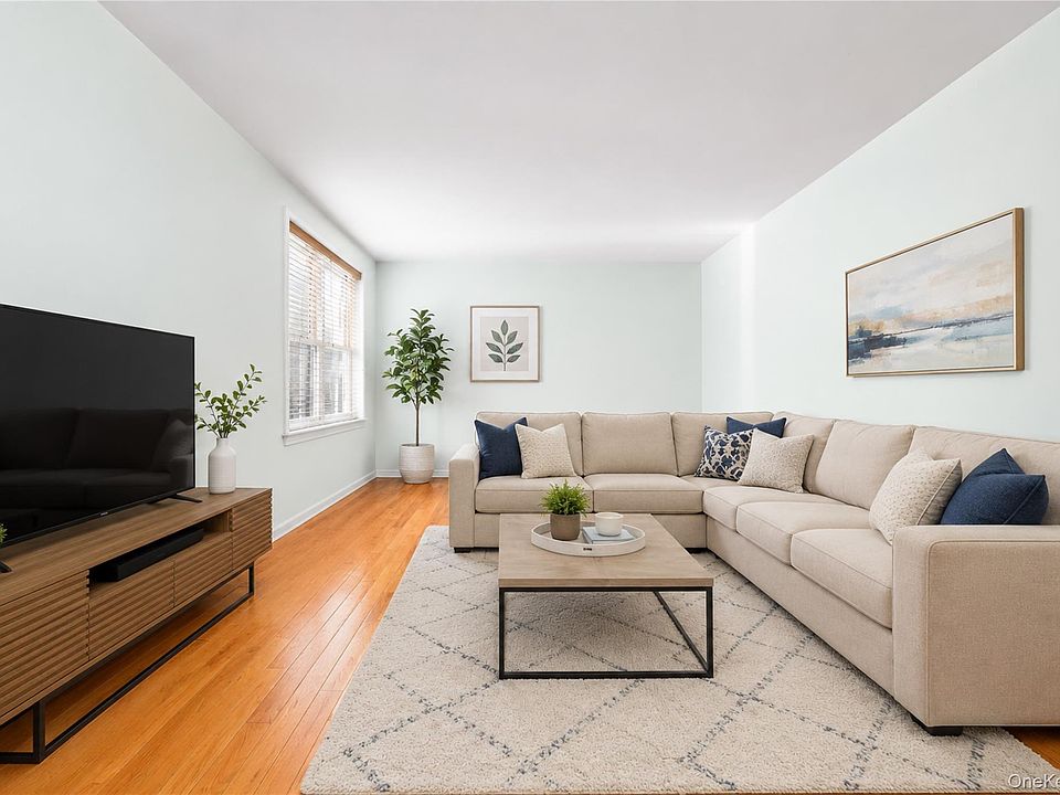 1st image of 27-10 Parsons Boulevard #4B