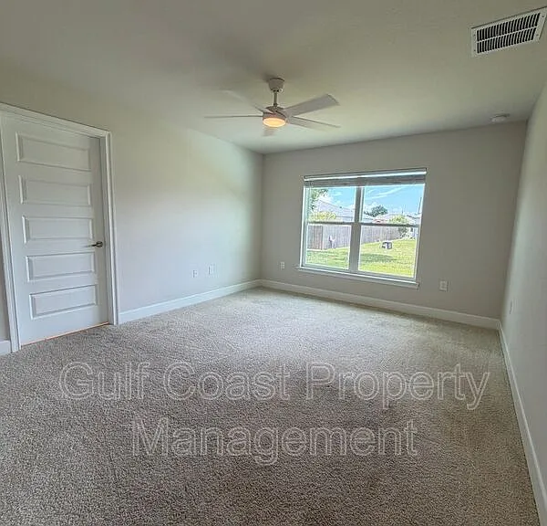 4865 Manila Ave — Photo 28