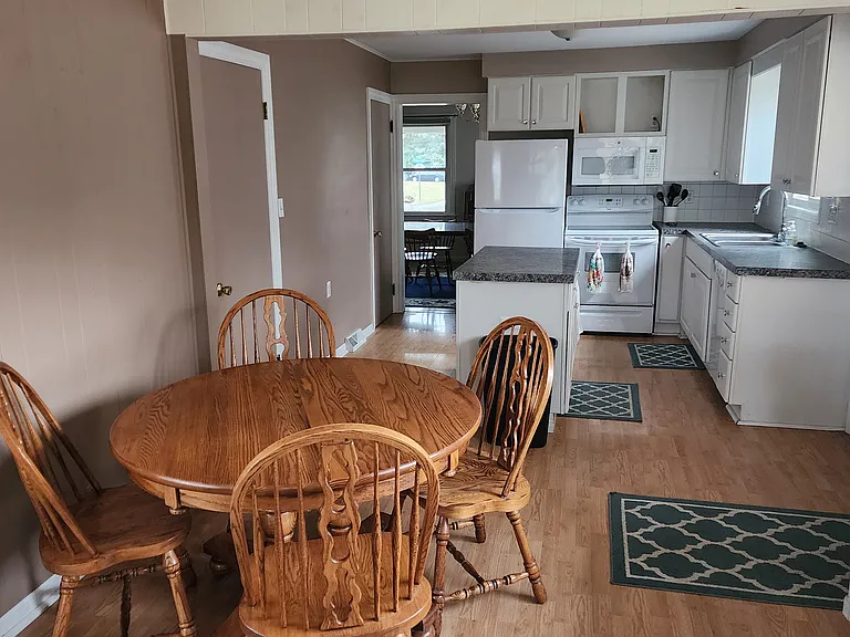 4236 Hunsberger Ave NE — Photo 8