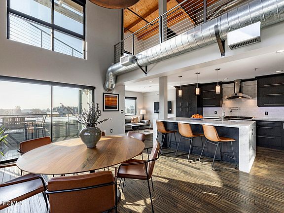 3rd image of 328 W 200 S APT 601