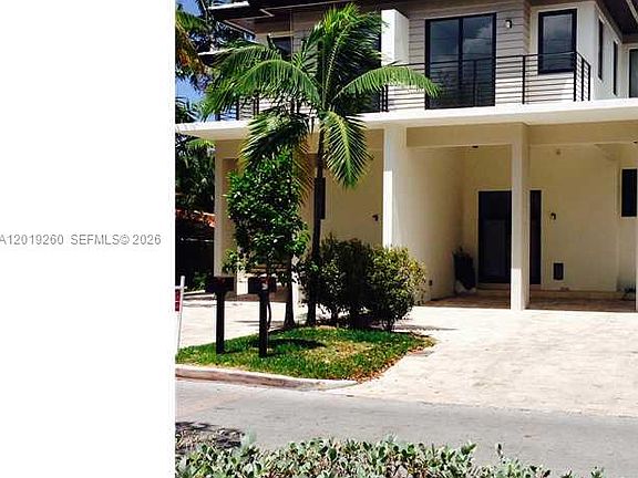 2nd image of 472 Fernwood Rd #472