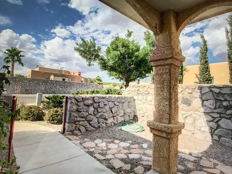 Stone Pine Dr — Photo 4