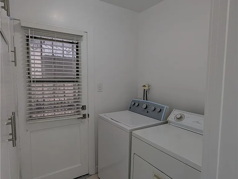6829 McLennan Ave — Photo 15