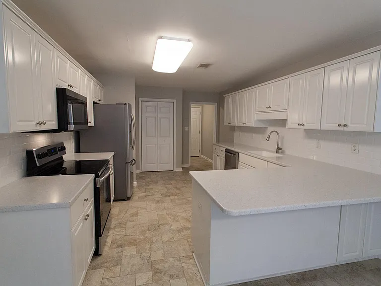 318 Vanderbilt Dr — Photo 7