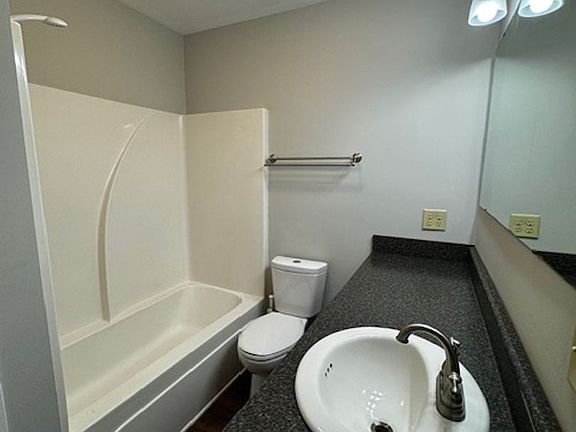 5th image of 1755 Carolina Ave NE APT B