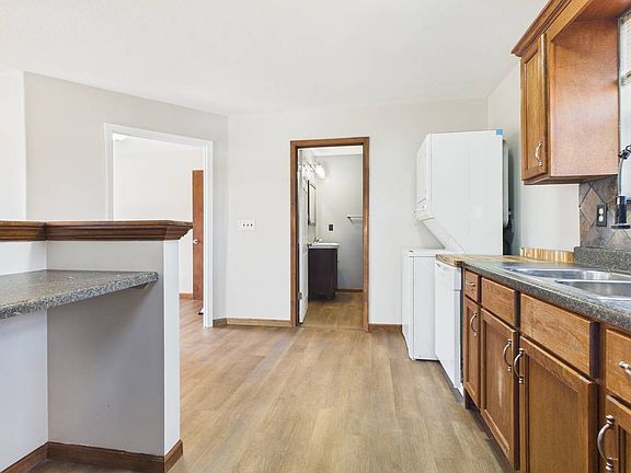 2nd image of 121B E North St #121C