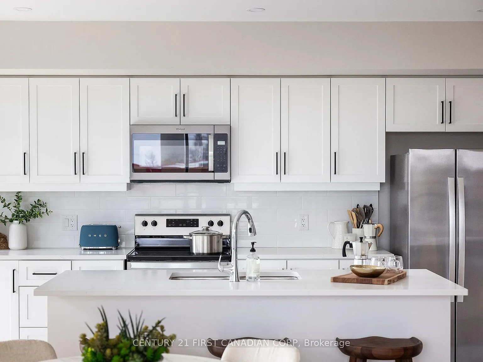 2 bed, $2,920 — Photo 2
