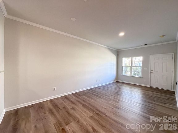 3rd image of 13927 Singleleaf Ln
