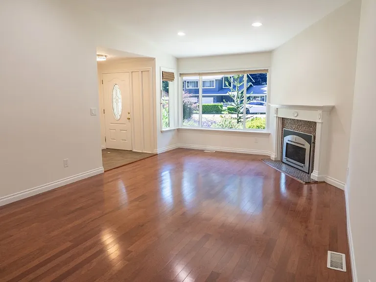 25218 SE 31st Pl — Photo 3