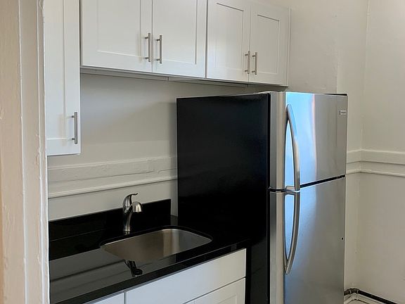 4th image of 107 1st Ave N #311