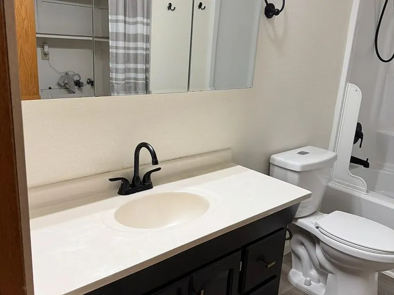 1004 Joyce Dr — Photo 3