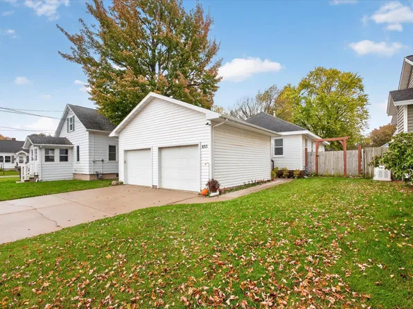 833 Phoebe St, Green Bay, WI 54303
