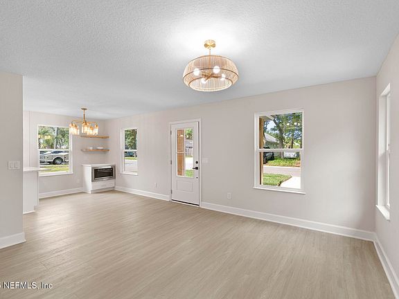 5th image of 1954 FRANCIS Avenue