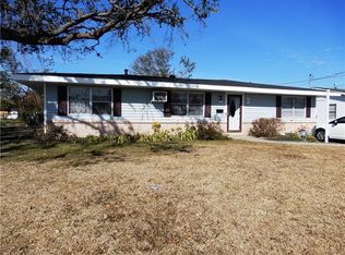 1121 Clover Dr, Lake Charles, LA 70607