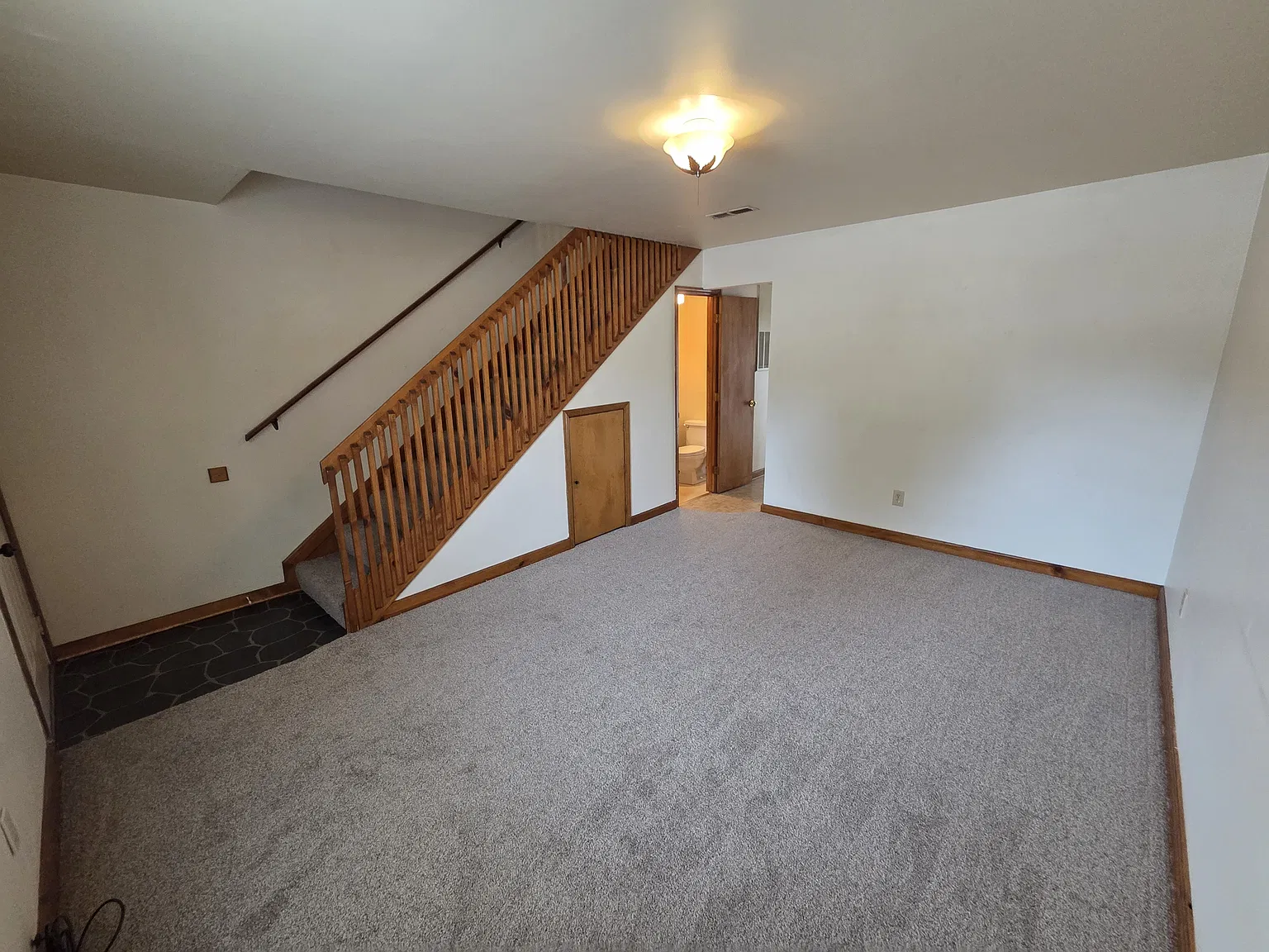 2 bed, 1.5 bath, 840 sqft, $875 — Photo 3