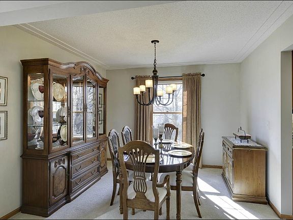 5th image of 8671 Quinwood Ln N