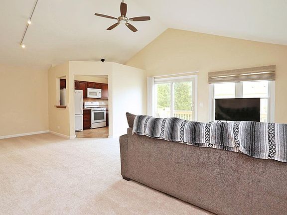 5th image of 261 University Ln #A