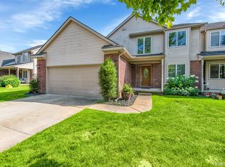 3477 Silver Stone Dr, Milford, MI