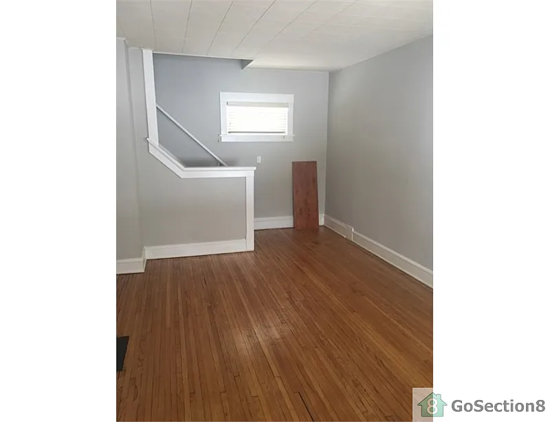917 Grant Ave photo 1