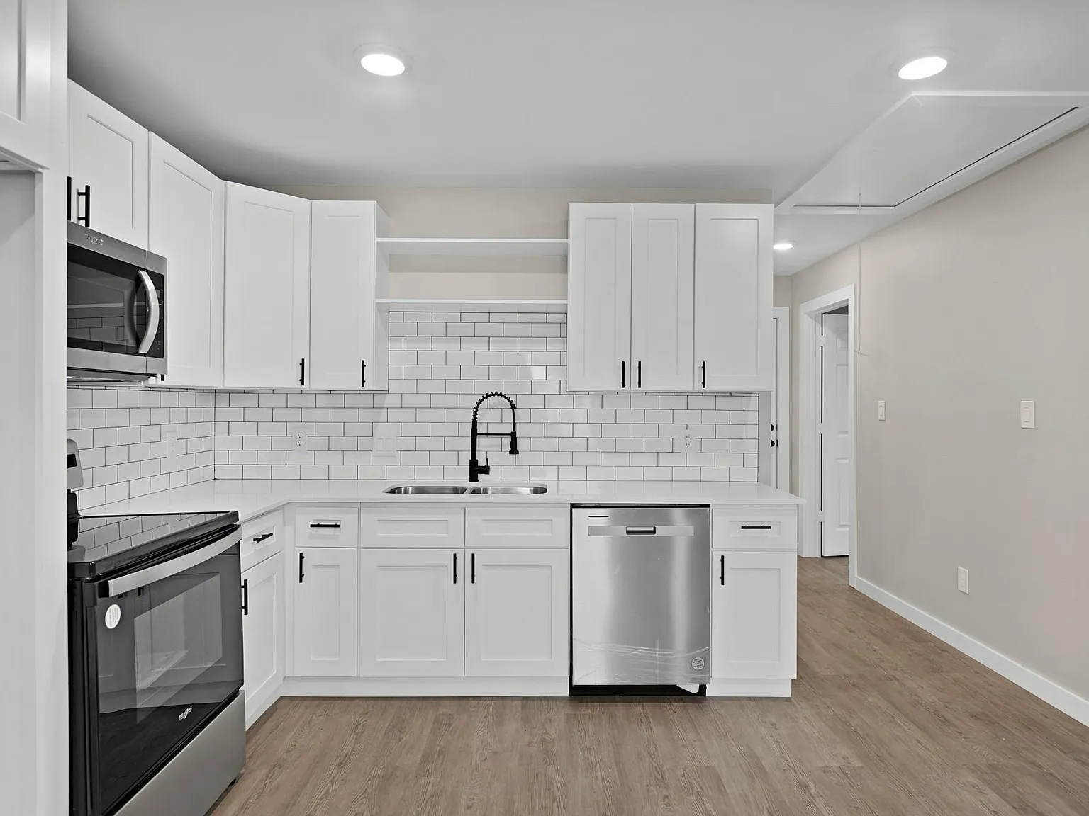 2 bed, 1.0 bath, 625 sqft, $1,275 — Photo 2