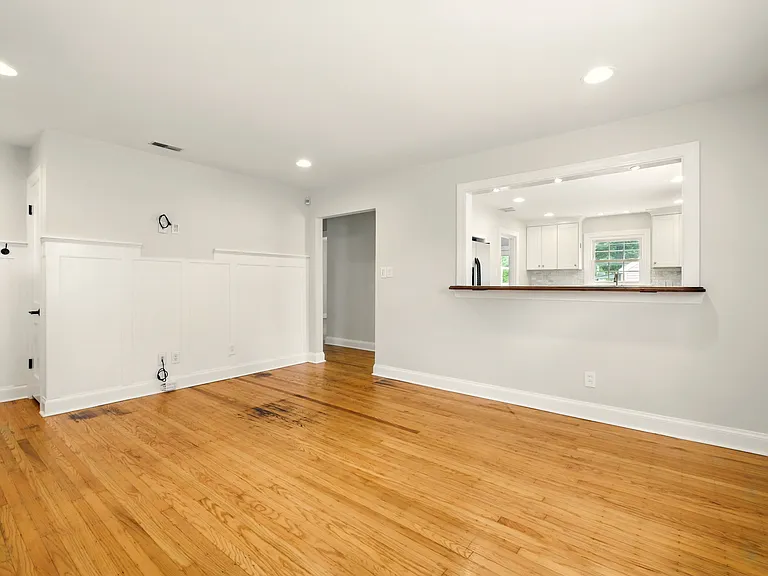 421 Marquette Dr — Photo 4