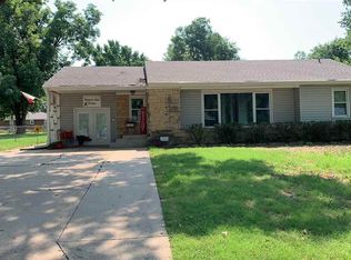 405 N Irving St, Ponca City, OK 74601