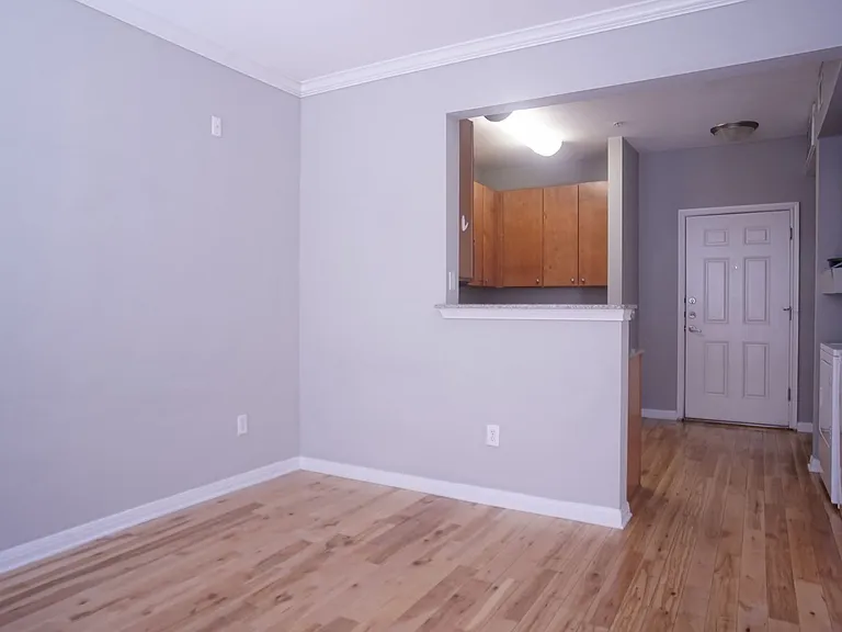 2502 Leon St #318 — Photo 6