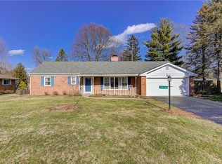 1070 Trianon Dr, Xenia, OH 45385