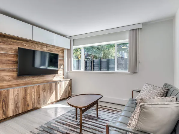 1168 Pendrell St, Vancouver, BC