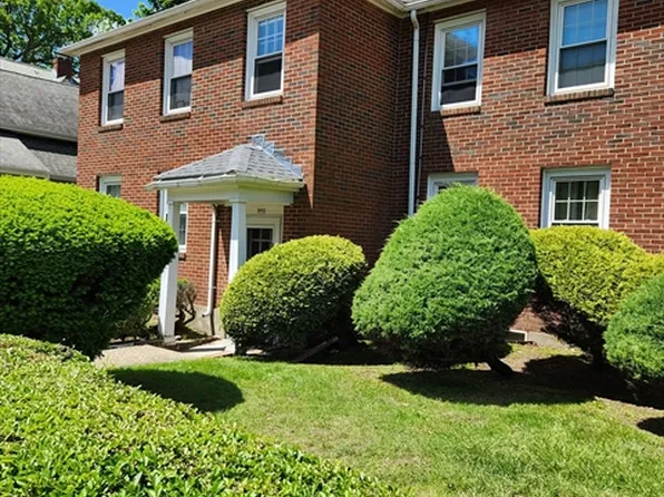 990 Main St APT 2, Melrose, MA 02176