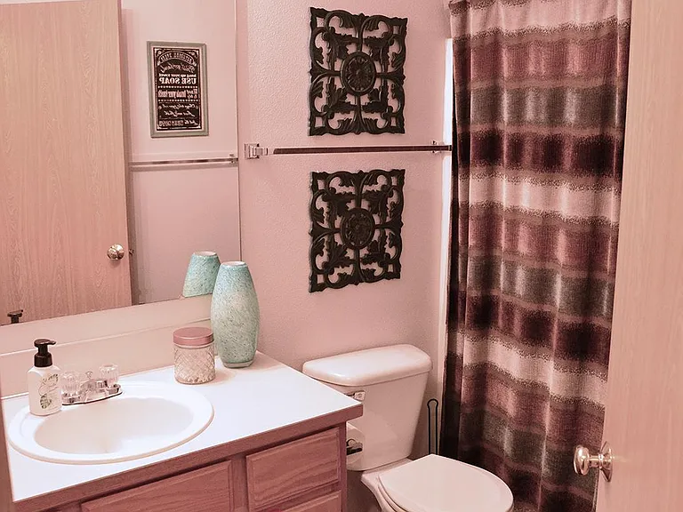 Full Bathroom upstairs the two bedrooms share this