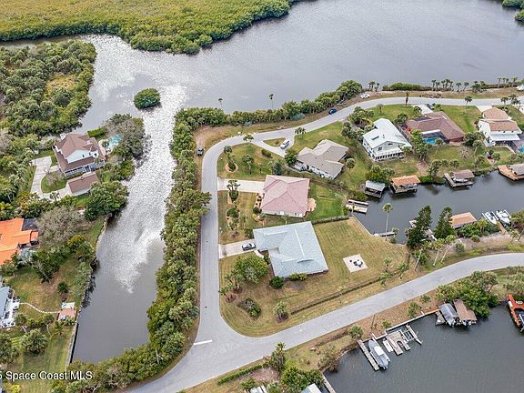 5th image of 370 Lakeview Dr