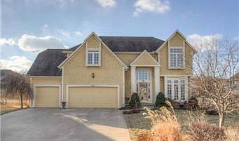 1st image of 413 NE Emerald Dr