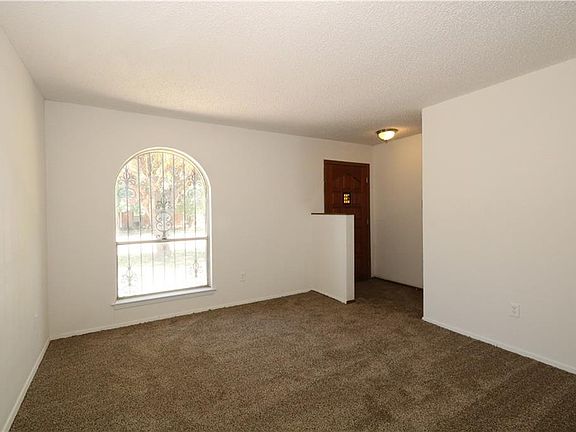 4th image of 1826 Acosta St