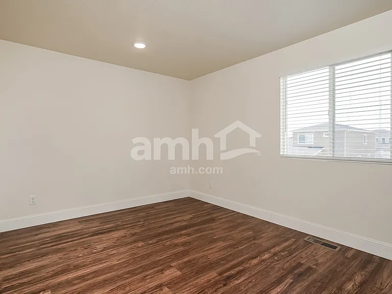 2635 W 3290 S — Photo 17