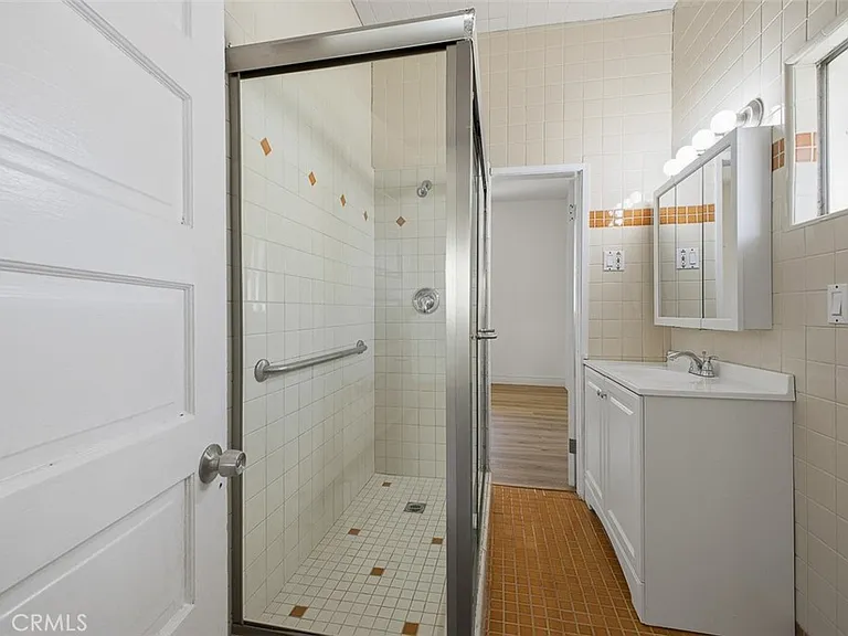 209 N Monterey St — Photo 16