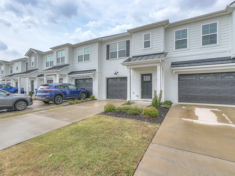 4319 Spyglass Dr — Photo 1