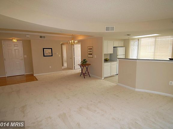 5th image of 3835 9th St #901W