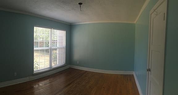 5th image of 1440 Maple Dr