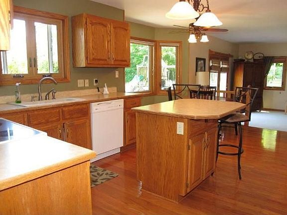Sparkling cook's kitchen!