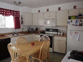 2nd image of 4280 S Mobile Cir APT B