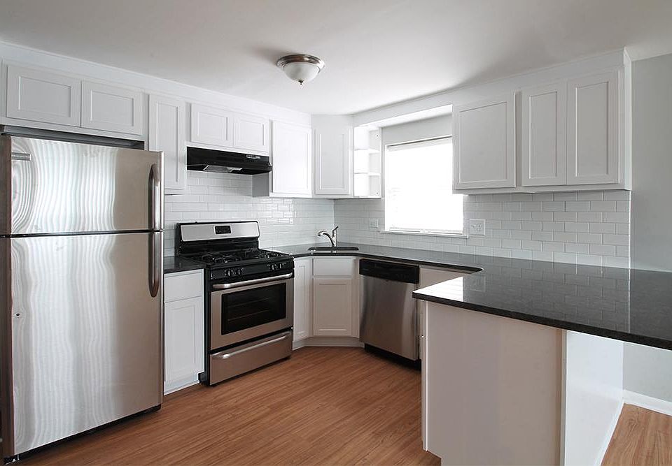 1st image of 923 Garfield St APT 6