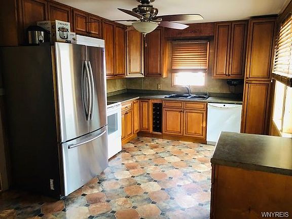5th image of 310 Warner Ave