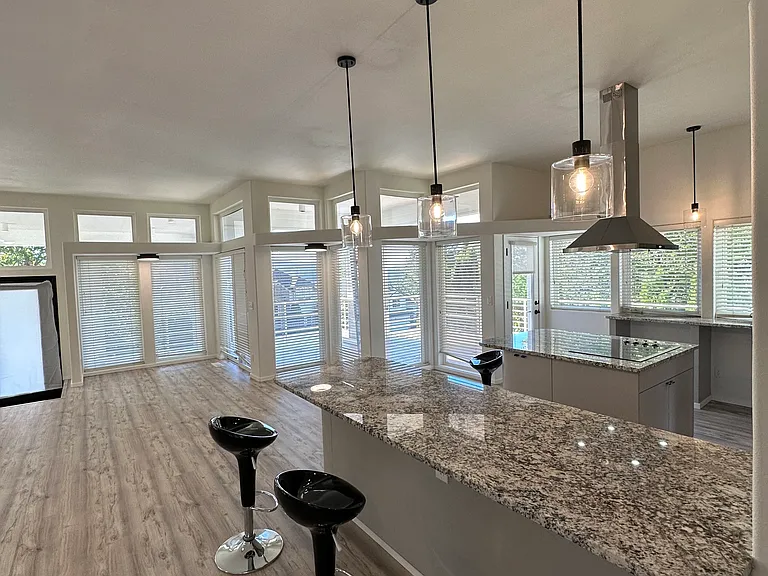 16408 SW Timberland Dr — Photo 6