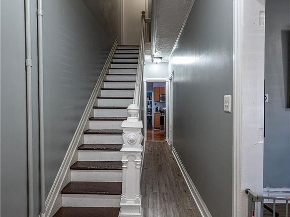 4th image of 715 2nd St