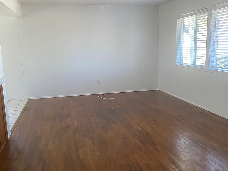 21109 S Van Deene Ave — Photo 2