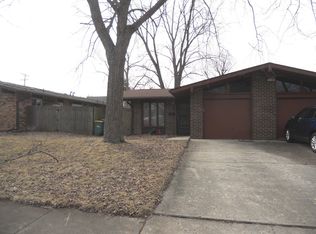 1615 Mary Ann Ln, Lockport, IL 60441