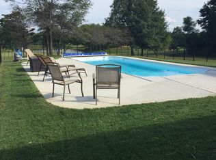 1577 Country Rd, Boonville, IN 47601