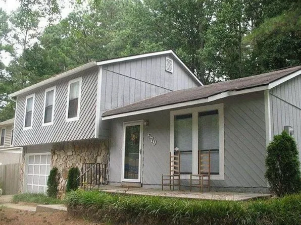 679 Burnt Creek Dr, Lilburn, GA 30047