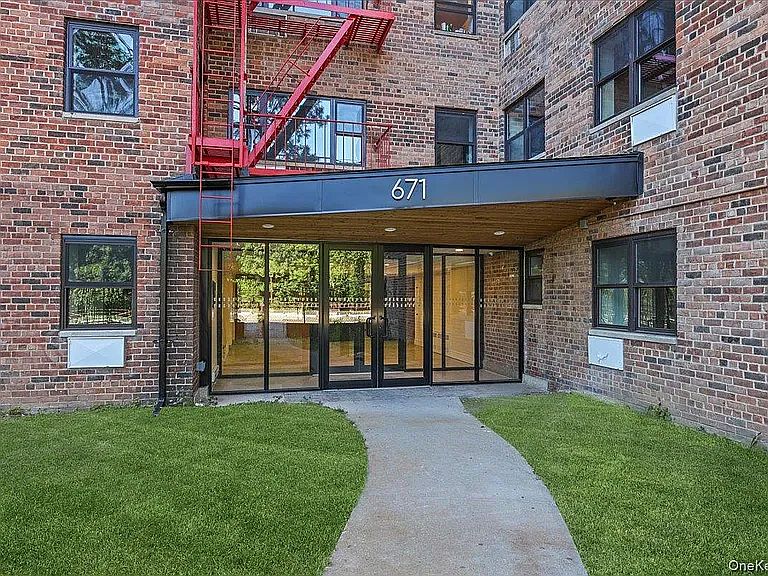 1st image of 671 Bronx River Rd #7Q